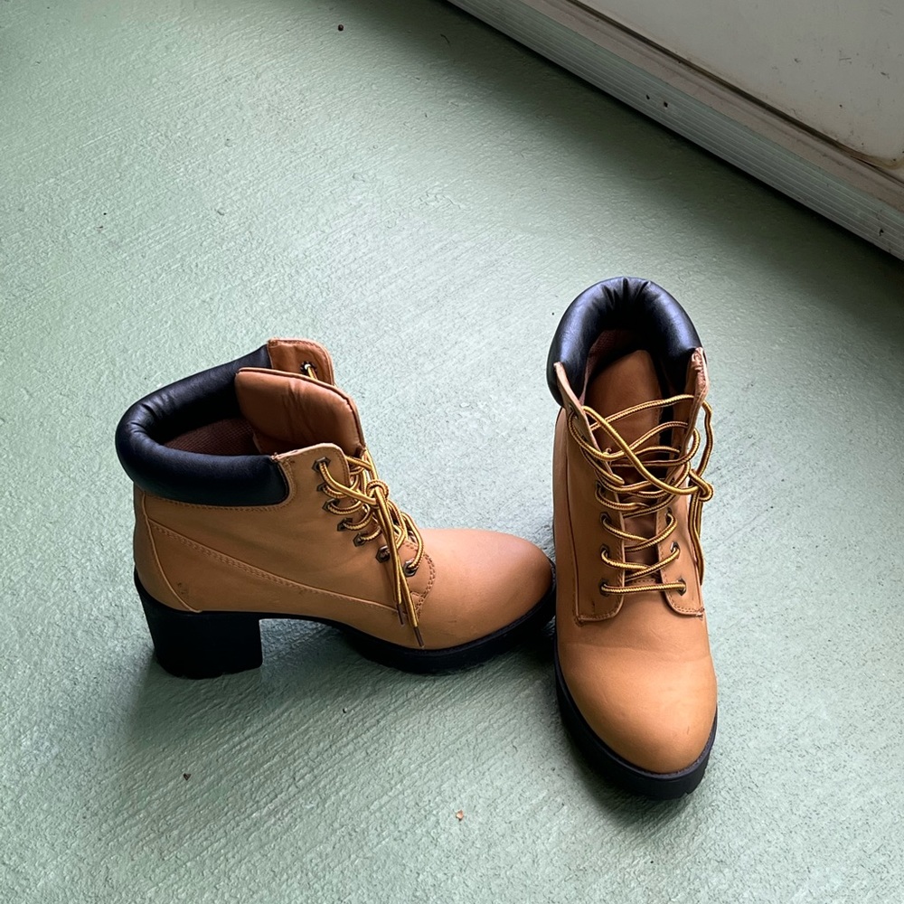 Boot heels